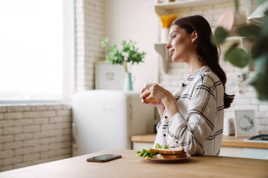 Menjadikan Hari Lebih Bersahabat Lewat Kebiasaan Ringan